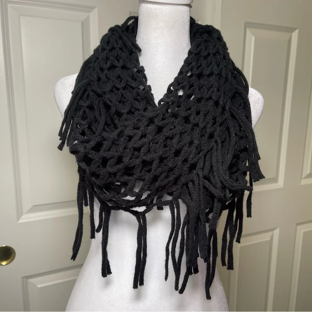 Two Lightweight Infinity Scarves Black White Diamond Pattern Tassels Acrylic